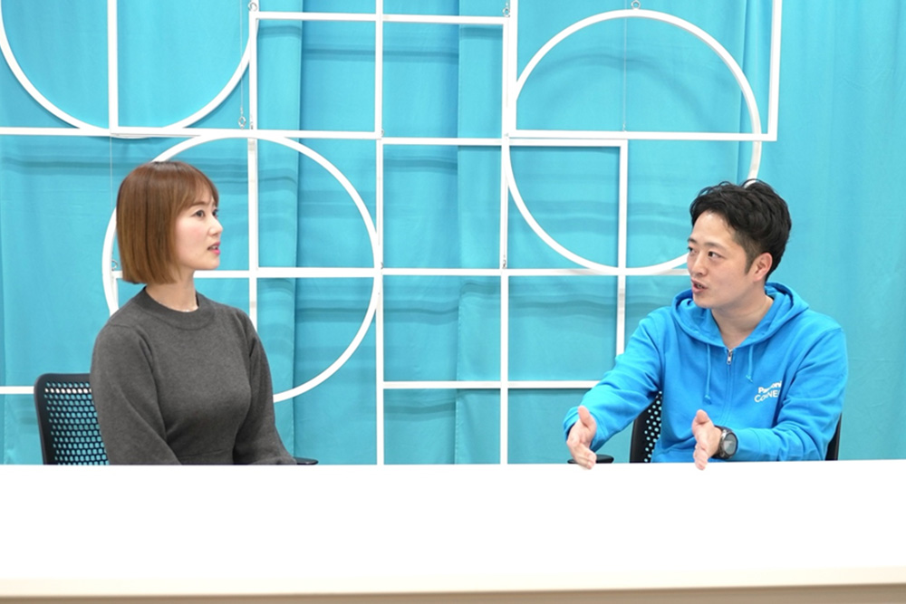 河野さん(左)・インタビュアーのパナソニックコネクト 高尾さん(右)の写真